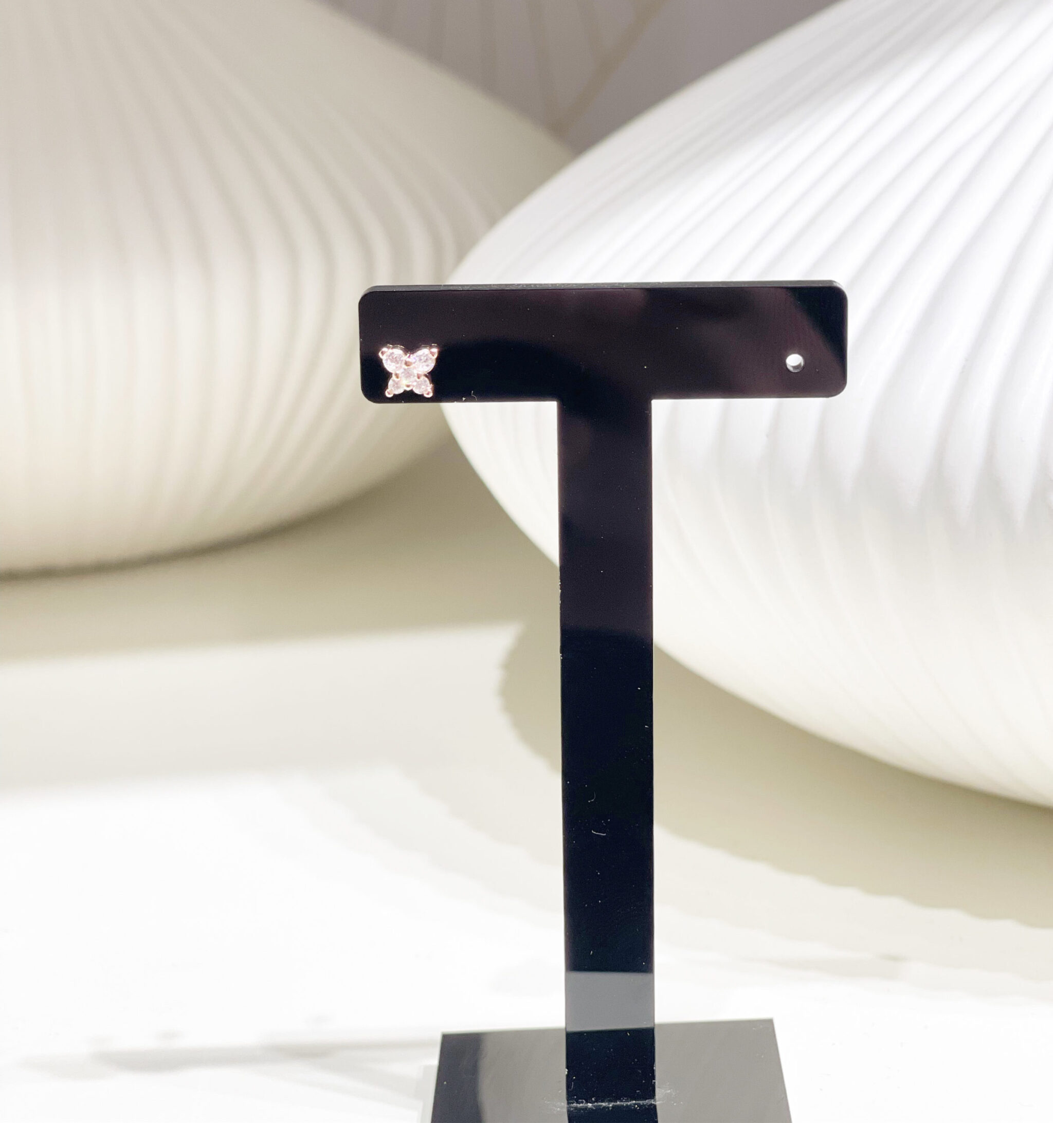 49ACCD40-DB3A-4D38-9DB6-F898B3E7525B פירסינג פרפר – תמונה 1